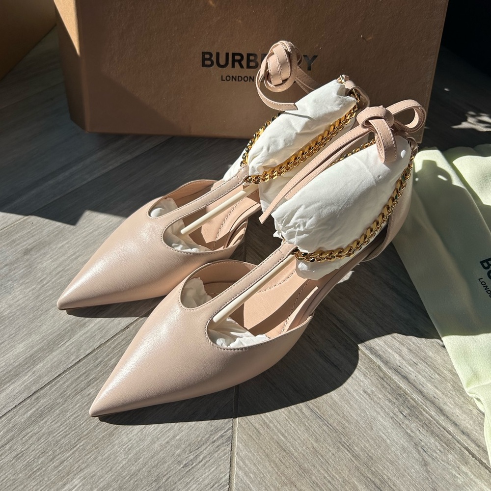 Burberry women strap point heel